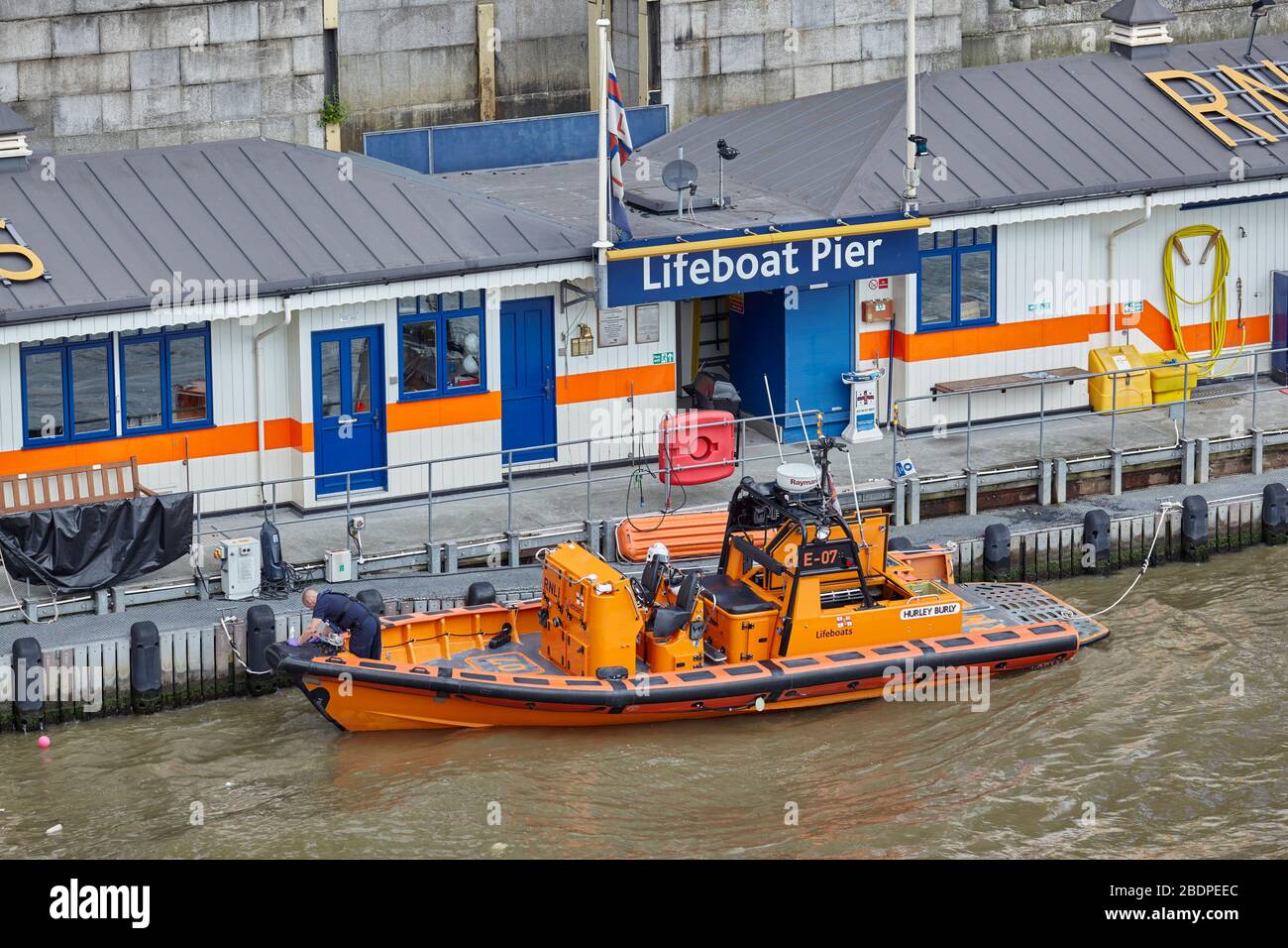 Life Boat am Life Boat Pier der RNLI, Thames London. Stockfoto