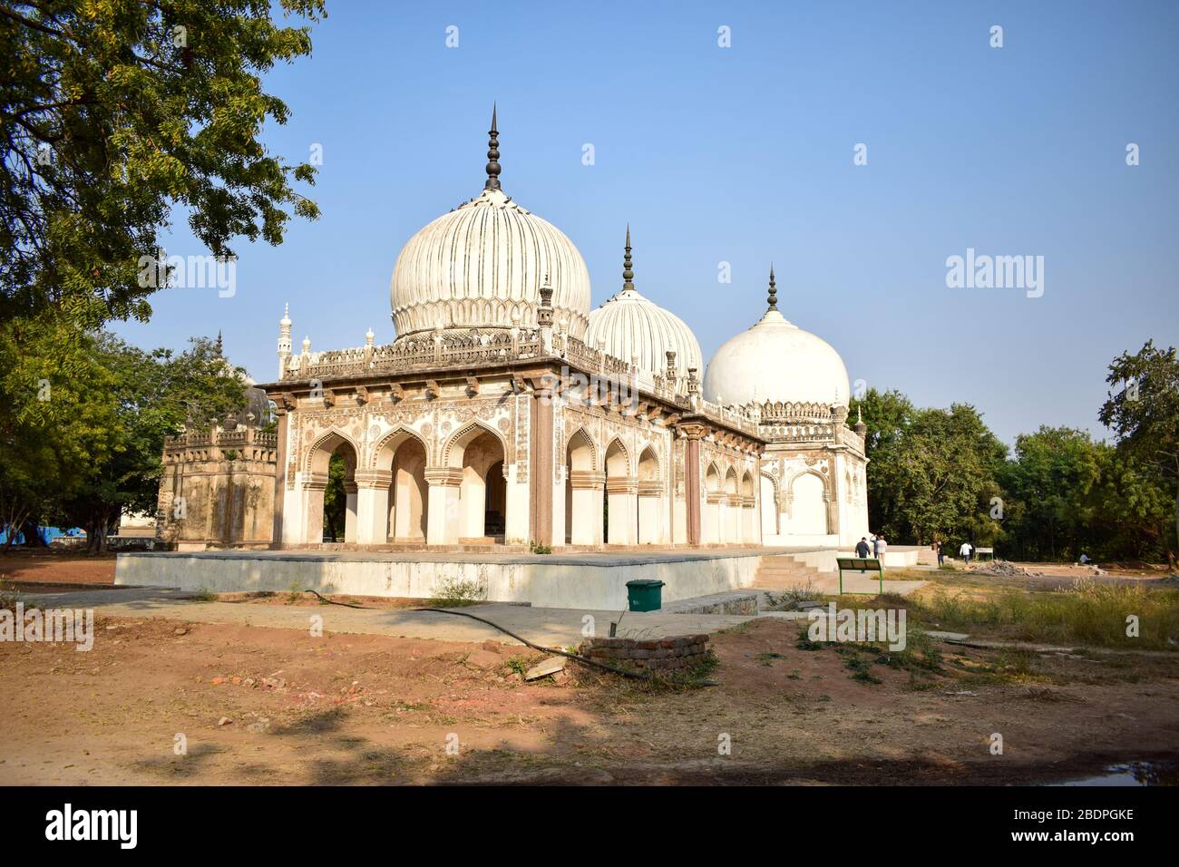 Das Grab von Sultan Quli Qutb Mulk wurde 1543 erbaut. Foto Von Seven Tombs Stock Stockfoto