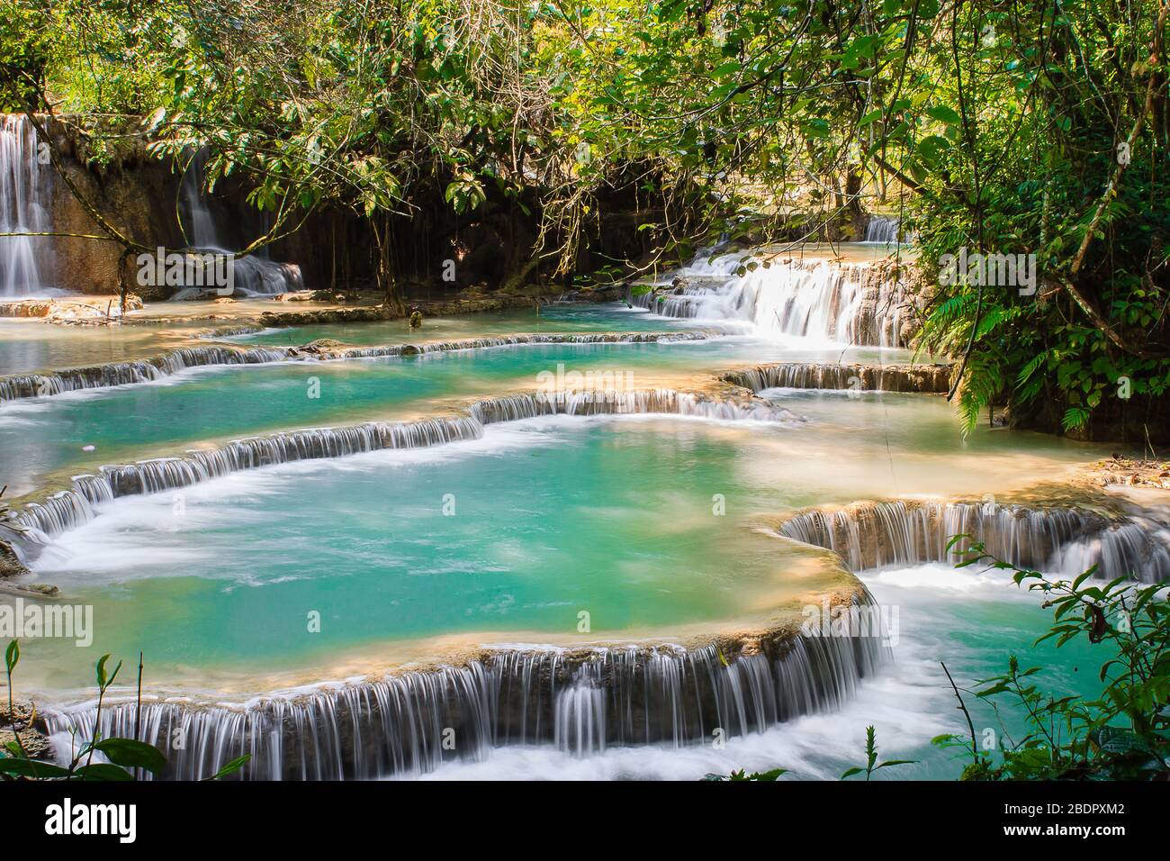 Die Kuang Si Wasserfälle in der Nähe von Luang Prabang - Laos Stockfoto