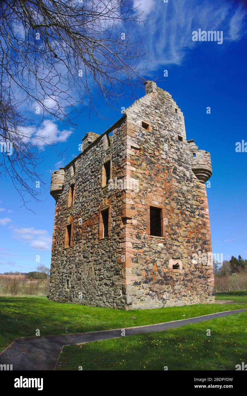 Der zerstörte Greenknewe Tower aus dem 16. Jahrhundert in der Nähe von Gordon, Berwickshire, Scottish Borders, Großbritannien Stockfoto