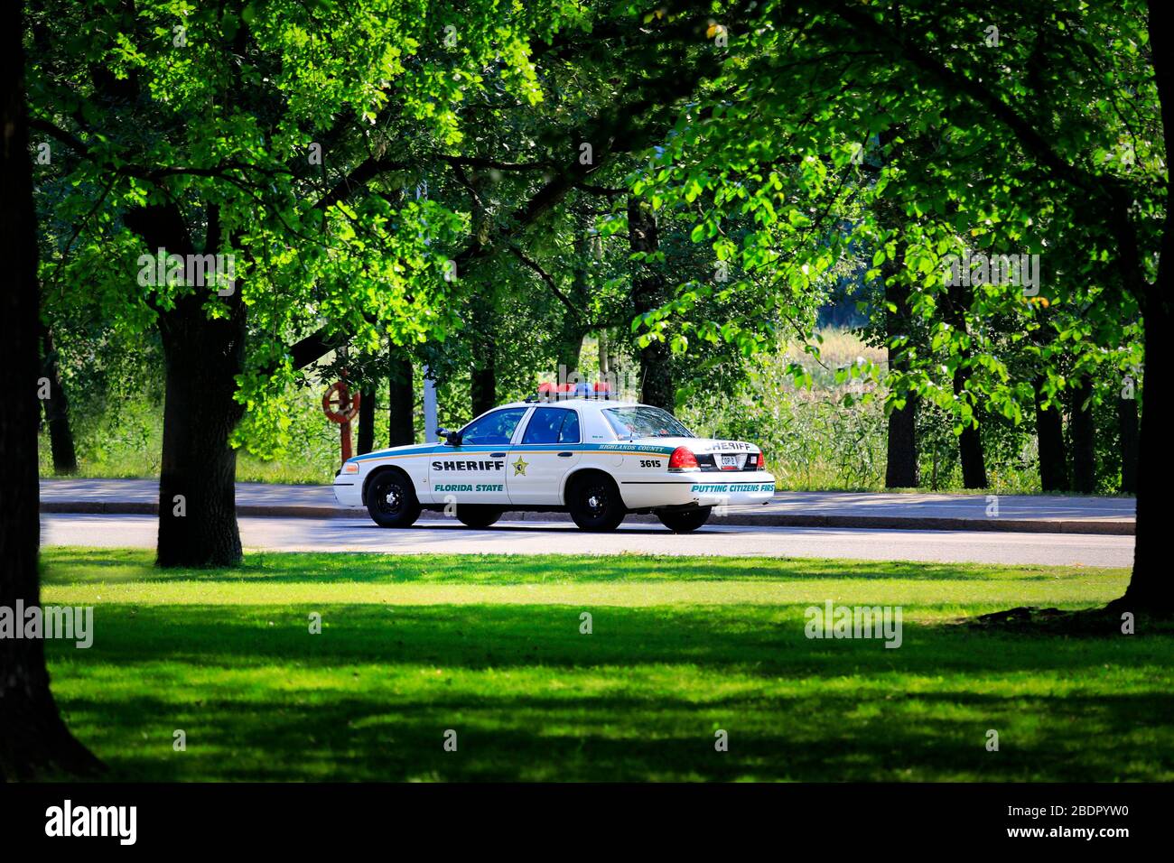 Pensionierte Sheriff Patrouille Auto 3615 Florida State Highlands County Fahren auf der Straße in Helsinki, Finnland. Juli 16, 2018. Stockfoto