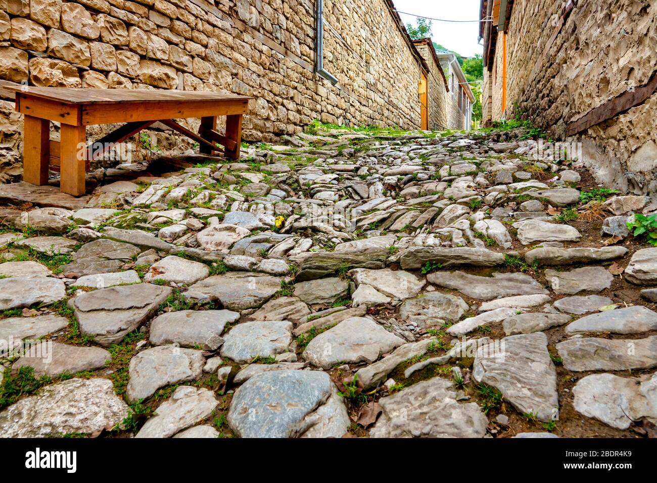 Traditionelle Stein gepflasterte Gasse in Lahij, Aserbaidschan Stockfoto