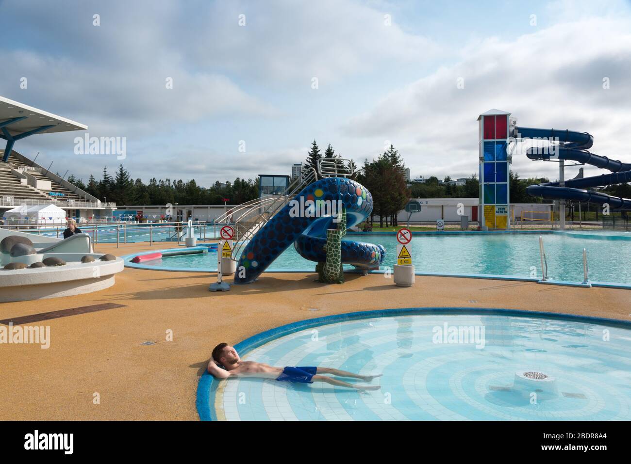 Laugardalur Swimming Pool Reykjavik Island Stockfotografie Alamy
