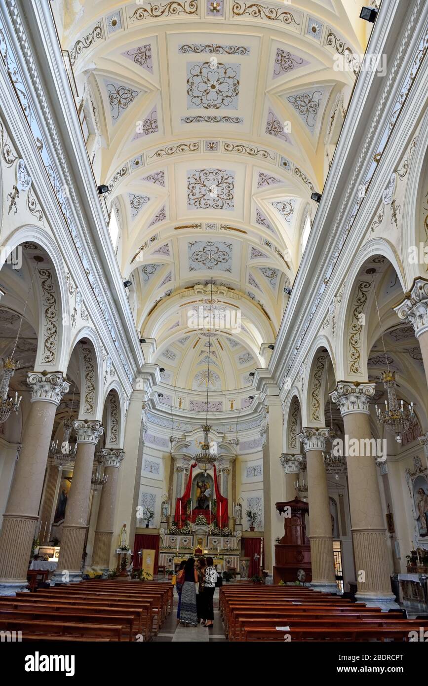 Innenraum der Kirche von S. Michele Arcangelo (17. Jahrhundert) september 22 2019 Sciacca Sizilien Stockfoto