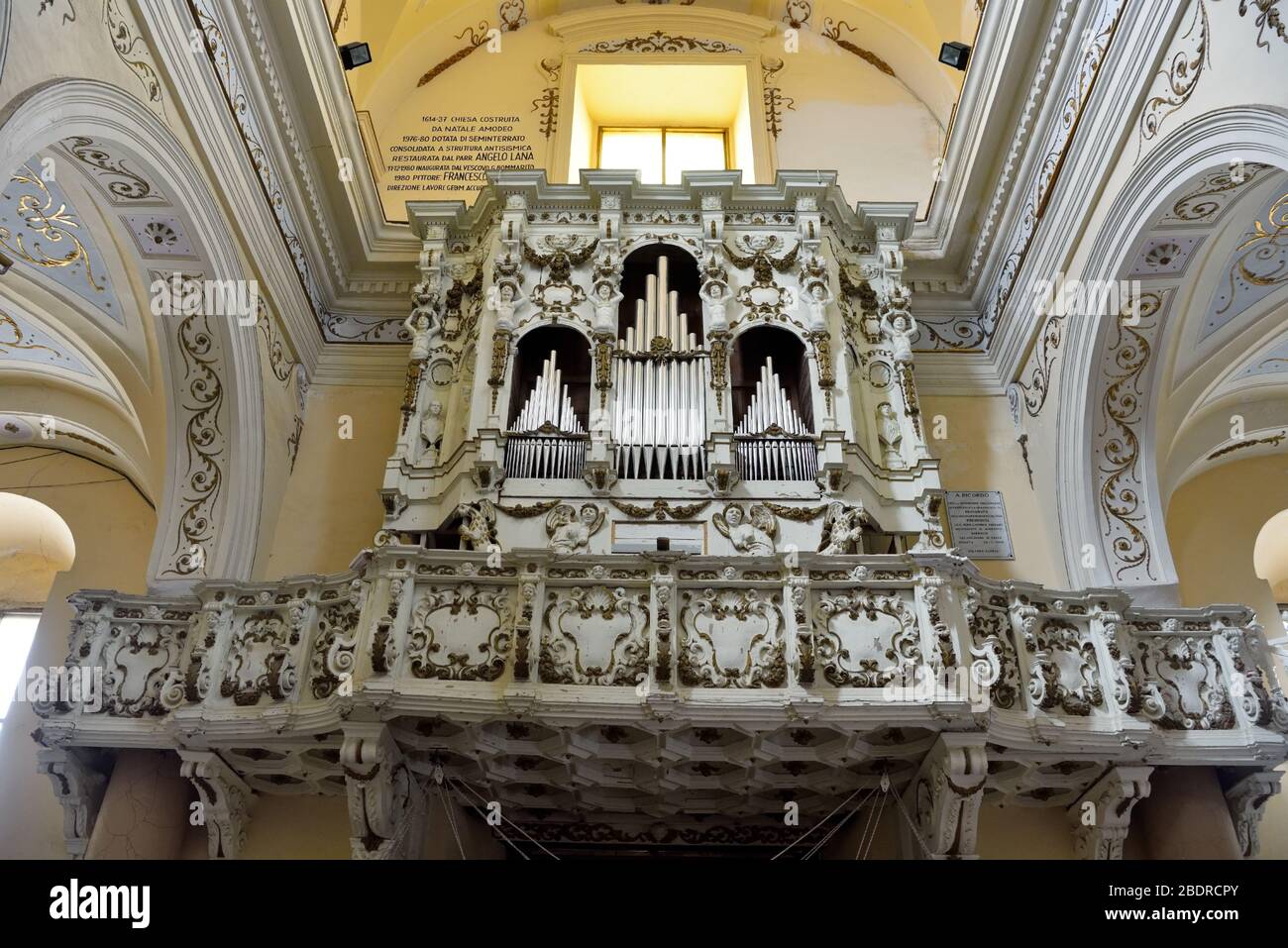 Innenraum der Kirche von S. Michele Arcangelo (17. Jahrhundert) september 22 2019 Sciacca Sizilien Stockfoto