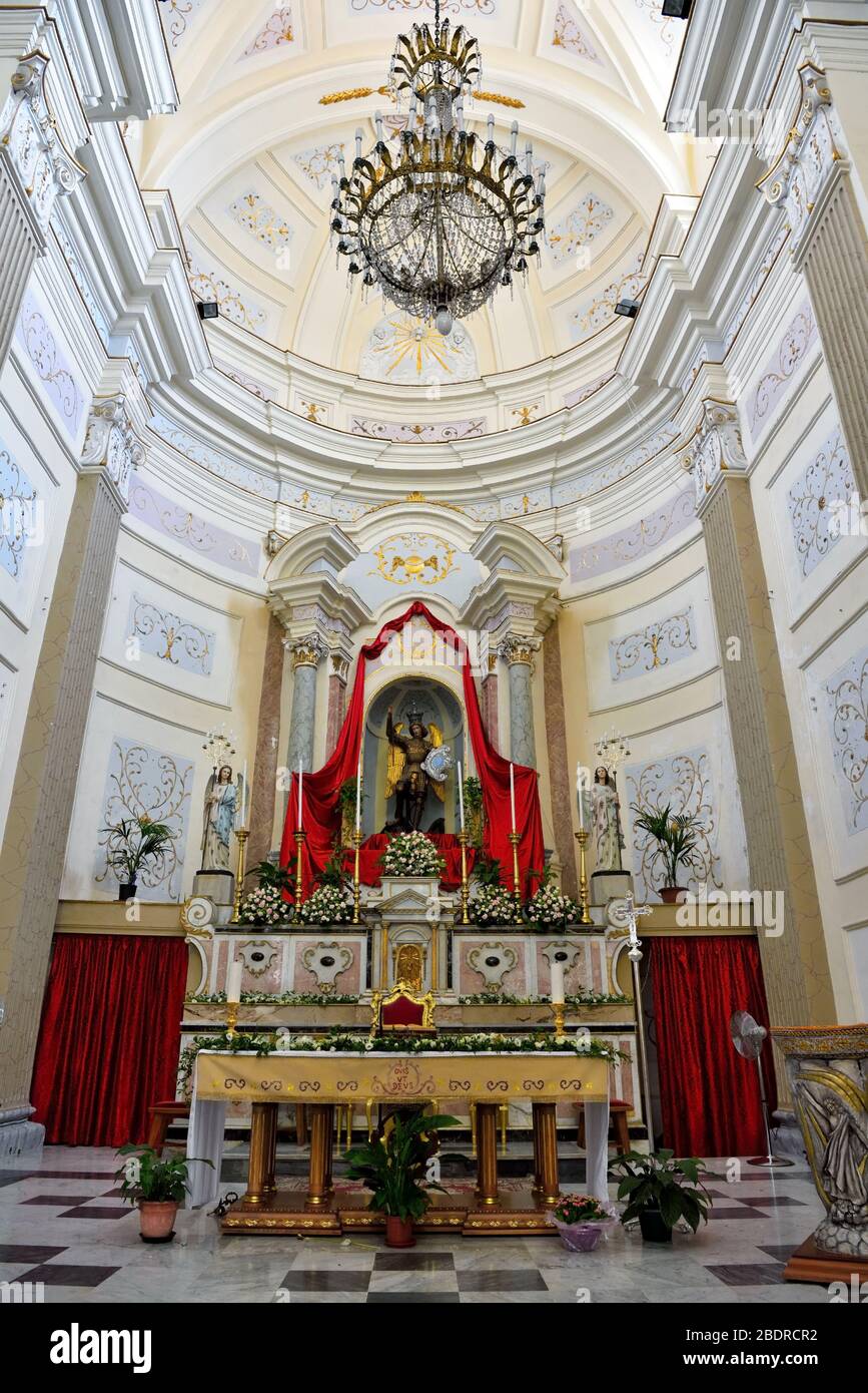 Innenraum der Kirche von S. Michele Arcangelo (17. Jahrhundert) september 22 2019 Sciacca Sizilien Stockfoto