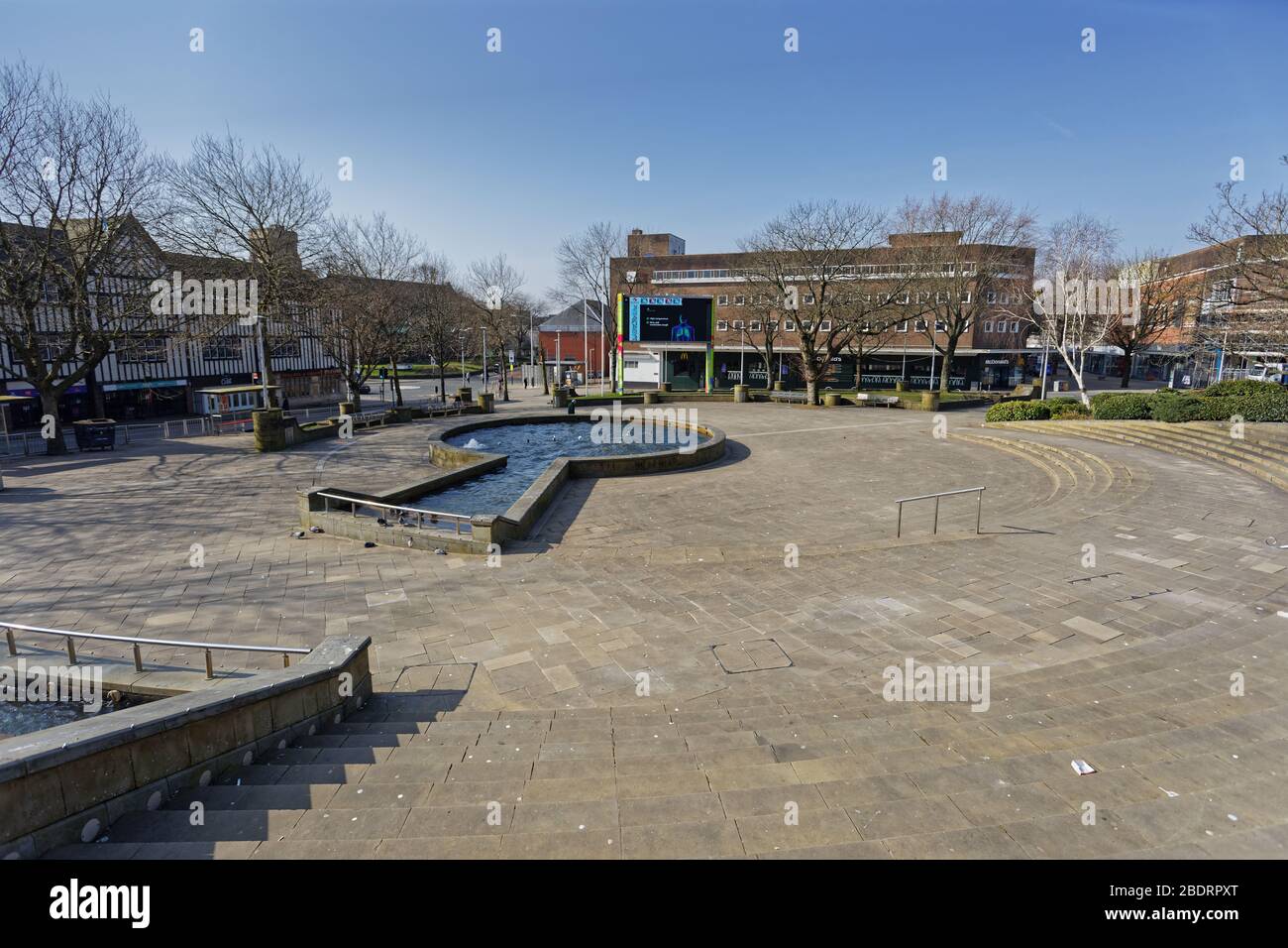 Im Bild: Castle Square im verlassenen Swansea Stadtzentrum, Wales, Großbritannien. Dienstag 24 März 2020 Re: Covid-19 Coronavirus Pandemie, UK. Stockfoto