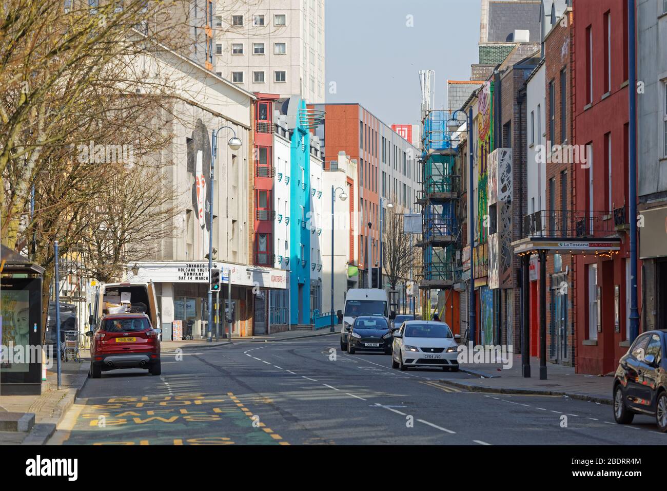 Bild: High Street in Swansea, Wales, UK. Dienstag 24 März 2020 Re: Covid-19 Coronavirus Pandemie, UK. Stockfoto