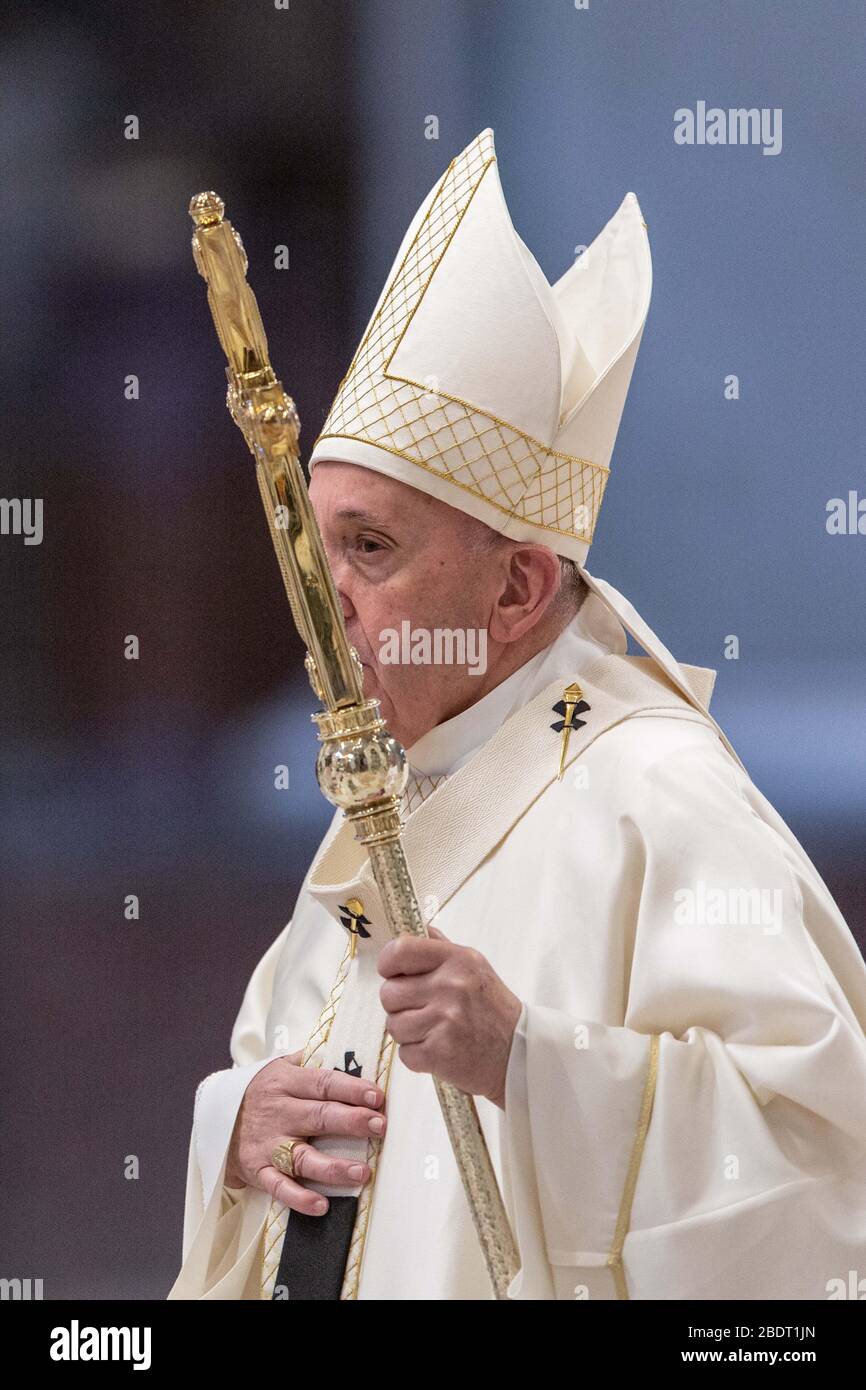 Rom, Staat Vatikanstadt, Staat Vatikanstadt. April 2020. April 2020 - Vatikanstadt (Heiliger Stuhl) - PAPST FRANZISKUS feiert die Messe des Abendmahls am Gründonnerstag mit der Eröffnung des Ostertriduums im Petersdom im Vatikan © EvandroInetti/Pool/Dibanez über ZUMA Wire Credit: Evandroinetti/ZUMA Wire/Alamy Live News Stockfoto