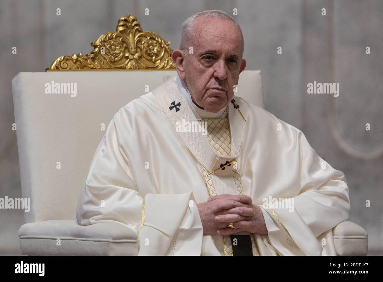 Rom, Staat Vatikanstadt, Staat Vatikanstadt. April 2020. April 2020 - Vatikanstadt (Heiliger Stuhl) - PAPST FRANZISKUS feiert die Messe des Abendmahls am Gründonnerstag mit der Eröffnung des Ostertriduums im Petersdom im Vatikan © EvandroInetti/Pool/Dibanez über ZUMA Wire Credit: Evandroinetti/ZUMA Wire/Alamy Live News Stockfoto
