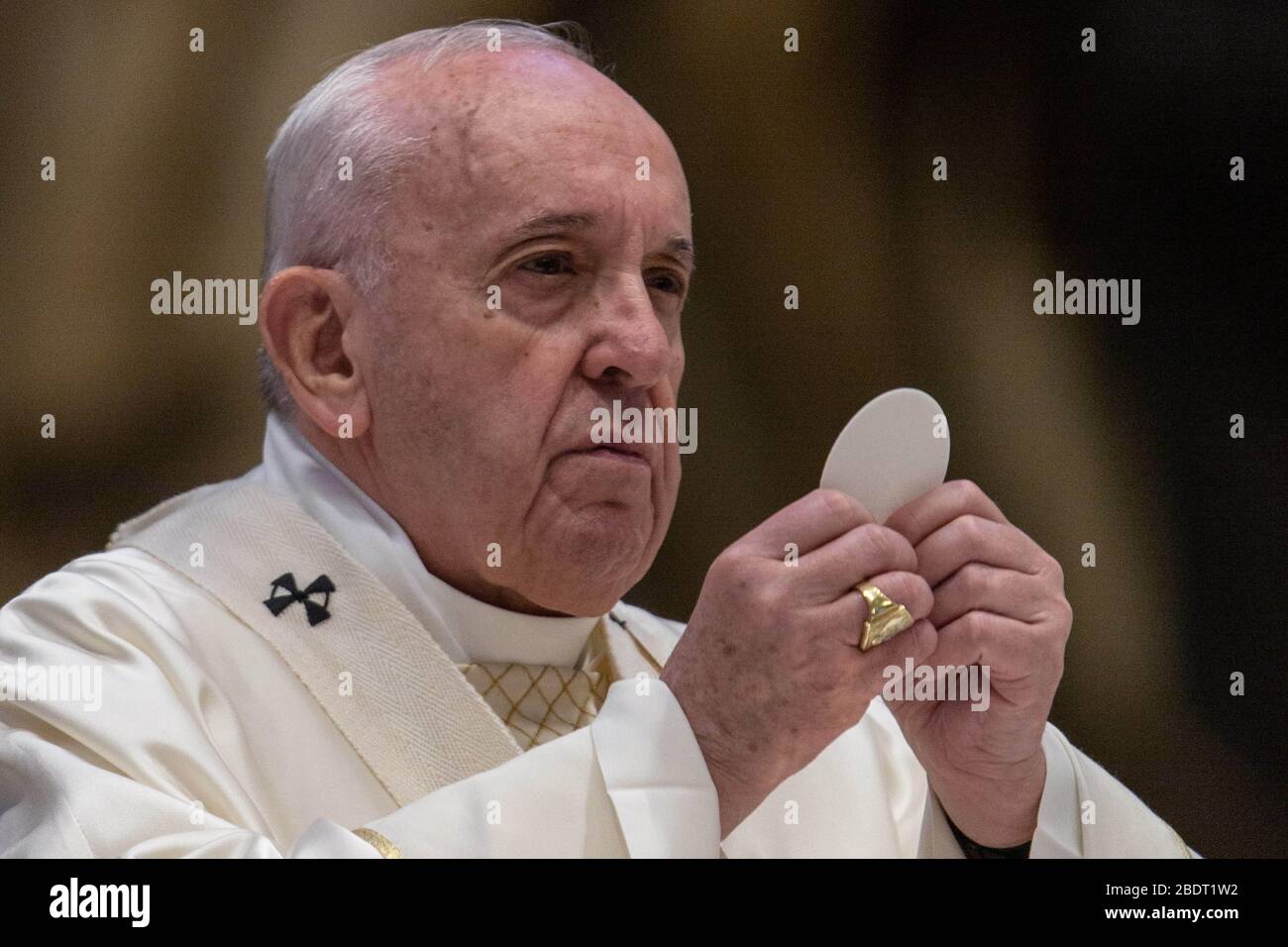 Rom, Staat Vatikanstadt, Staat Vatikanstadt. April 2020. April 2020 - Vatikanstadt (Heiliger Stuhl) - PAPST FRANZISKUS feiert die Messe des Abendmahls am Gründonnerstag mit der Eröffnung des Ostertriduums im Petersdom im Vatikan © EvandroInetti/Pool/Dibanez über ZUMA Wire Credit: Evandroinetti/ZUMA Wire/Alamy Live News Stockfoto