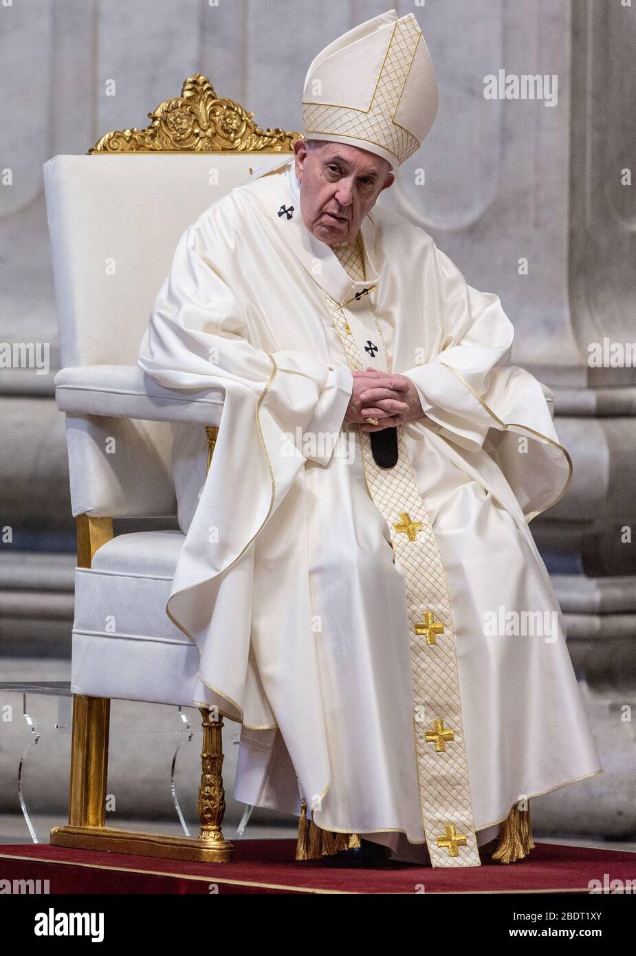 Rom, Staat Vatikanstadt, Staat Vatikanstadt. April 2020. April 2020 - Vatikanstadt (Heiliger Stuhl) - PAPST FRANZISKUS feiert die Messe des Abendmahls am Gründonnerstag mit der Eröffnung des Ostertriduums im Petersdom im Vatikan © EvandroInetti/Pool/Dibanez über ZUMA Wire Credit: Evandroinetti/ZUMA Wire/Alamy Live News Stockfoto