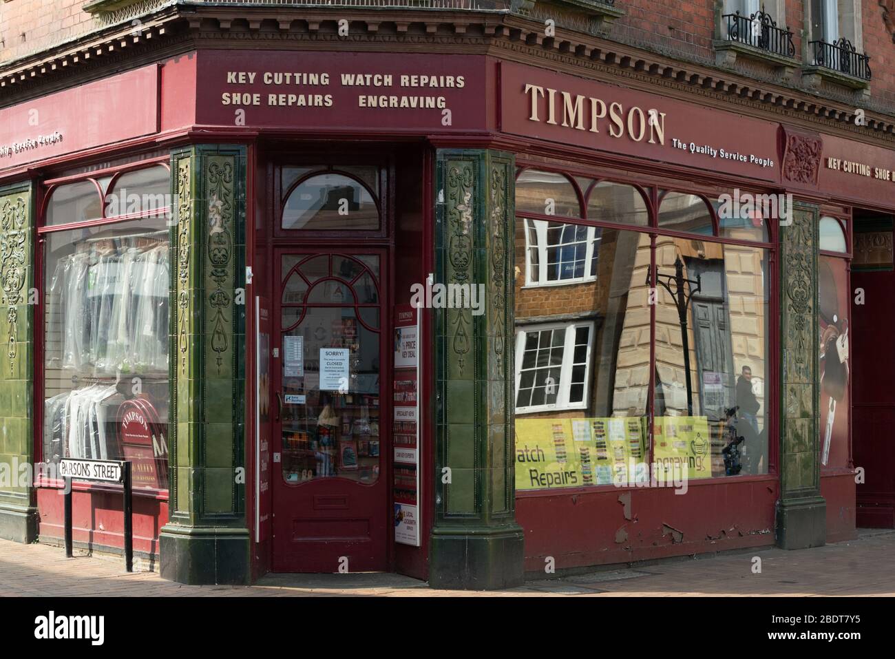 „dieser Laden ist derzeit aufgrund von Einschränkungen wegen Coronavirus geschlossen.“ Timpson Banbury, Oxfordshire, Großbritannien Stockfoto