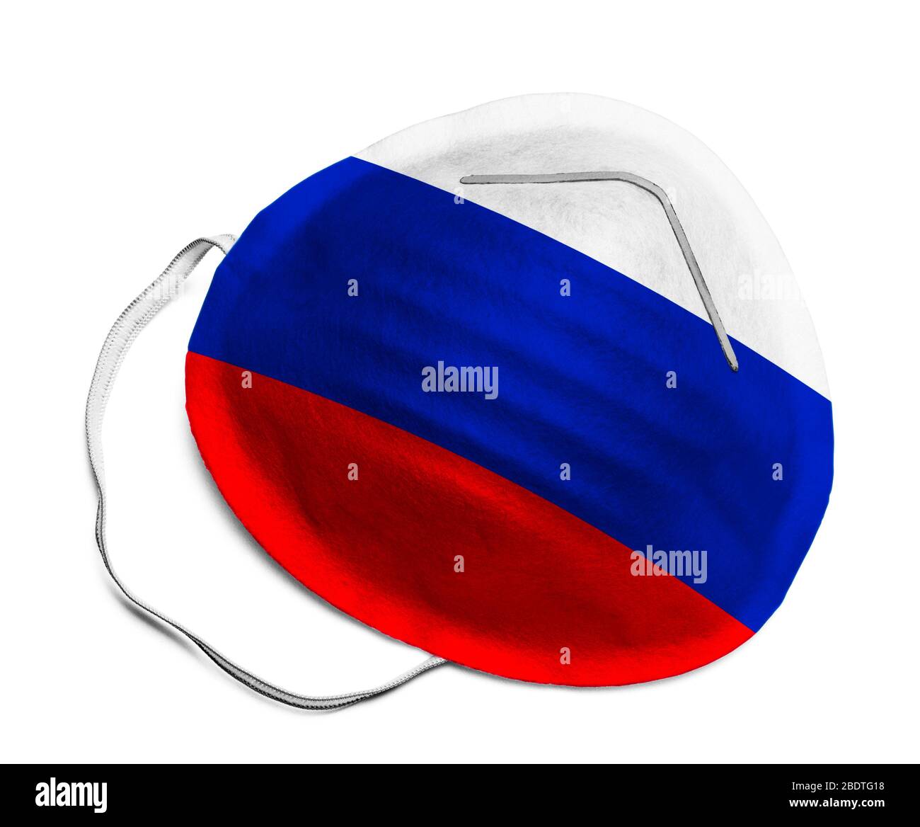 N95 Medizinische Maske mit russischer Flagge isoliert auf weißem Hintergrund. Stockfoto