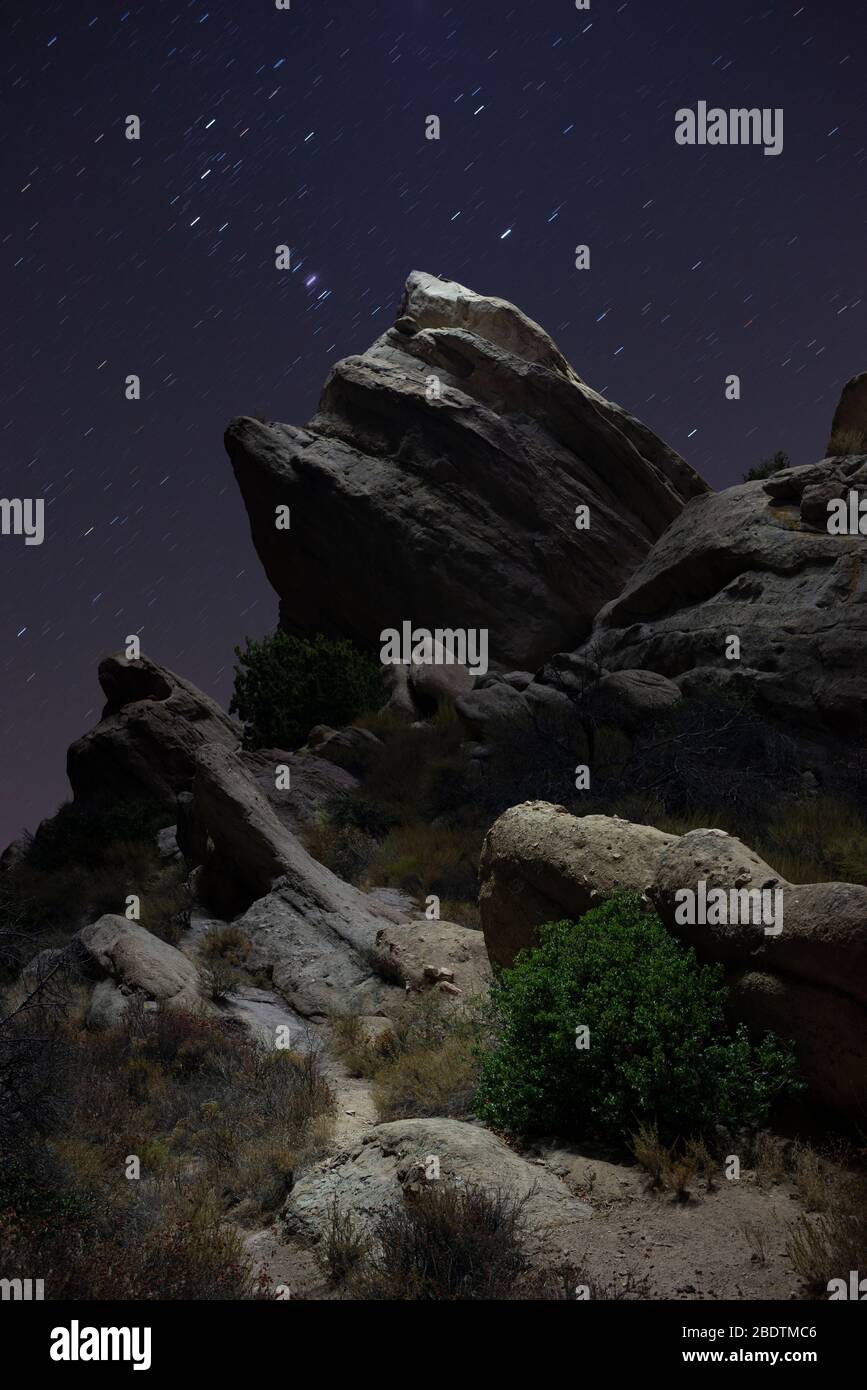 Seltsame Formationen bei Vasquez Rocks in der Nähe von Los Angeles, nachts U Stockfoto