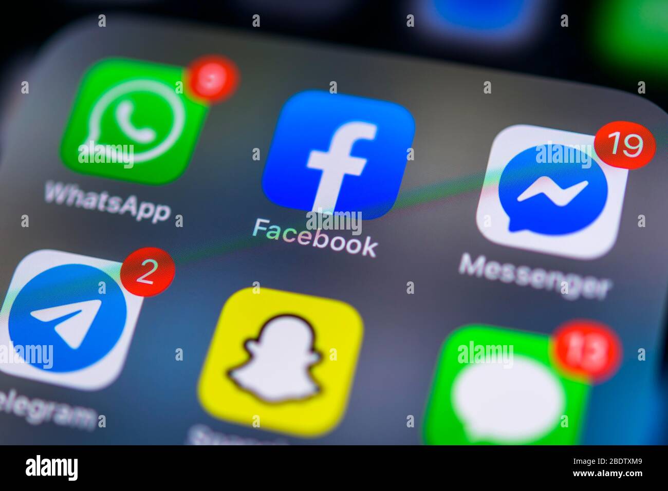 WhatsApp, Facebook und Facebook Messenger App, soziales Netzwerk, App-Symbol, Display auf Handy, Smartphone, Detail, Vollformat Stockfoto