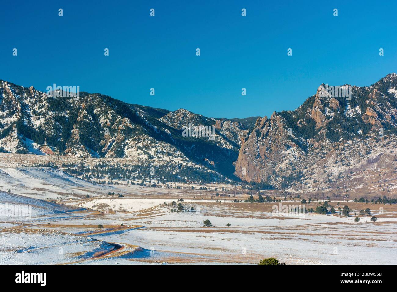 Eldorado Canyon in Boulder County, Colorado an einem sonnigen Tag mit Schnee Stockfoto