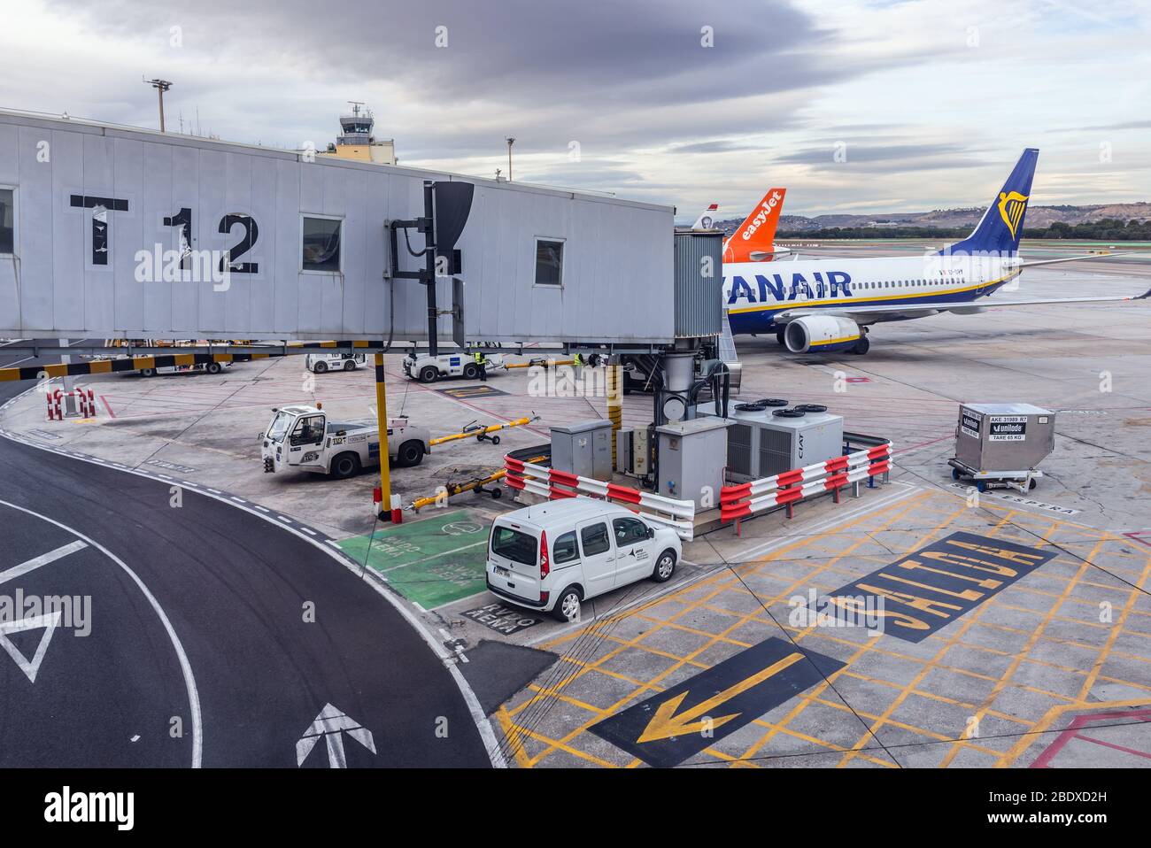 Ryanair fliegt auf dem Adolfo Suarez Flughafen Madrid-Barajas, dem wichtigsten internationalen Flughafen in Madrid in Spanien Stockfoto