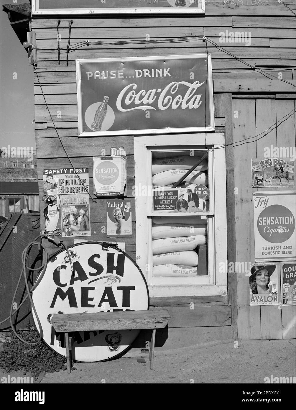 Lebensmittelgeschäft, Coca-Cola Schild, 1939 Stockfoto
