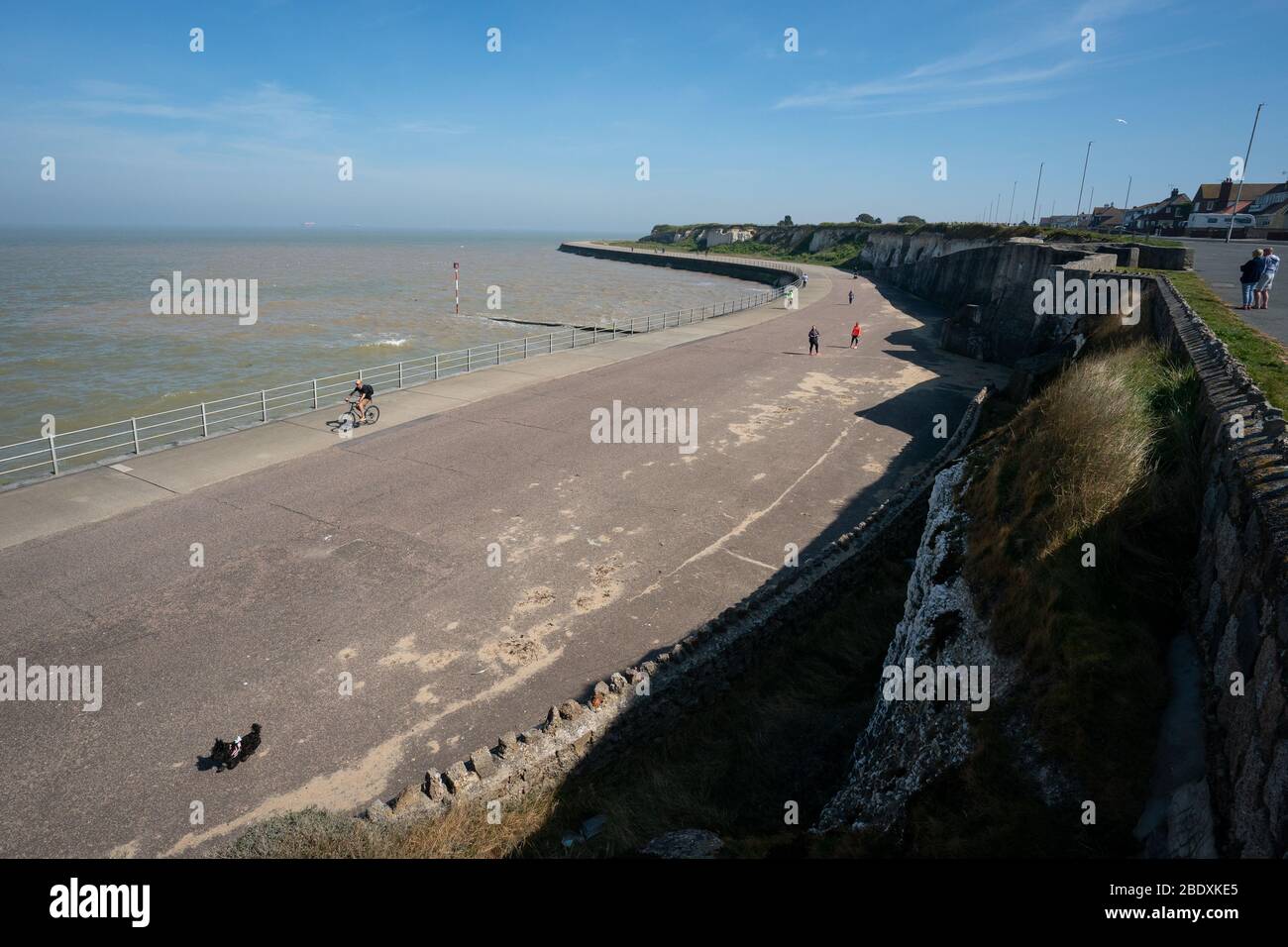 Die Menschen fahren in der Nähe von Margate Beach, Kent, während der Osterfeiertage Wochenende, während die UK weiterhin in Lockdown, um die Ausbreitung des Coronavirus einzudämmen helfen. Stockfoto
