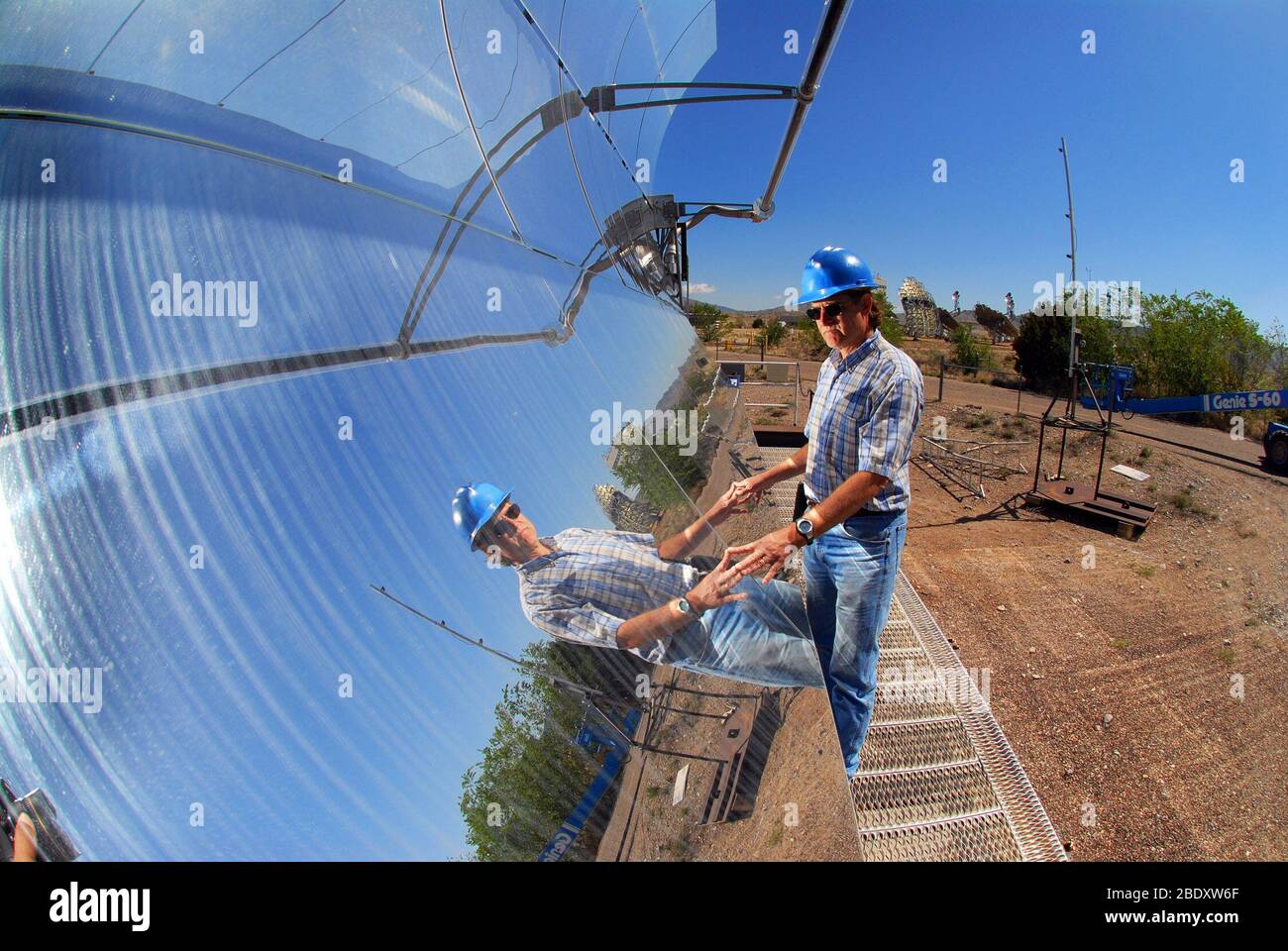 Parabolrinne Sonnenkollektor Stockfoto