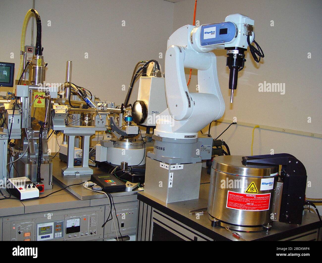Automatisches Kristallscreening-System Stockfoto