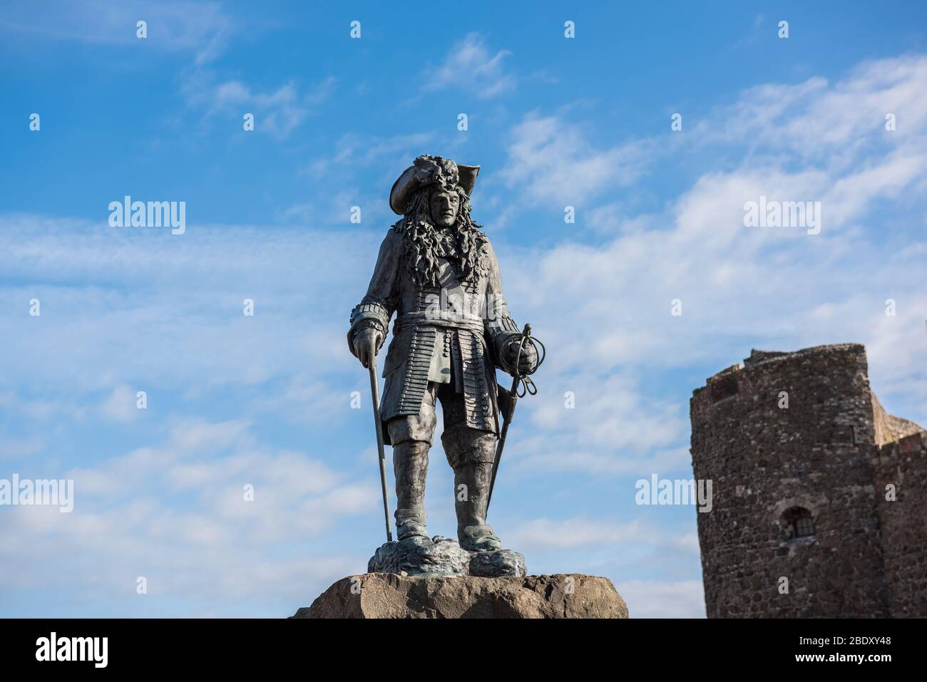 Mittelalterliches Normannisches Schloss und Hafen in Carrickfergus bei Belfast Stockfoto