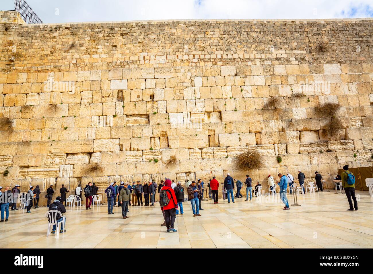 Jüdischer orthodoxer Mann, der an der Westmauer betet, Jerusalem Israel. Stockfoto