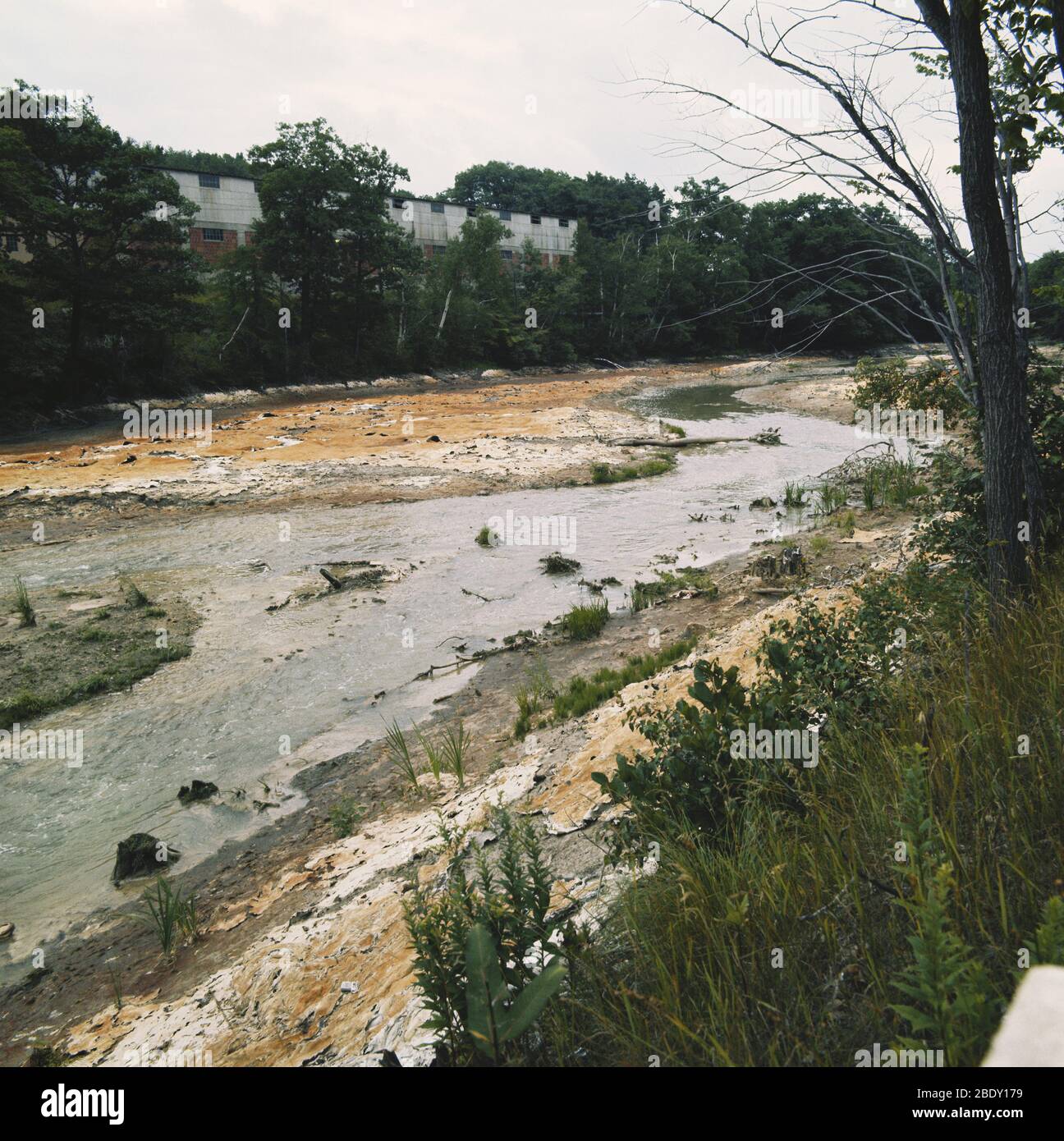 Wasserverschmutzung, Nashua River, Fitchburg, MA Stockfoto Wasserverschmutzung, Nashua River, Fitchburg, MA Stockfoto