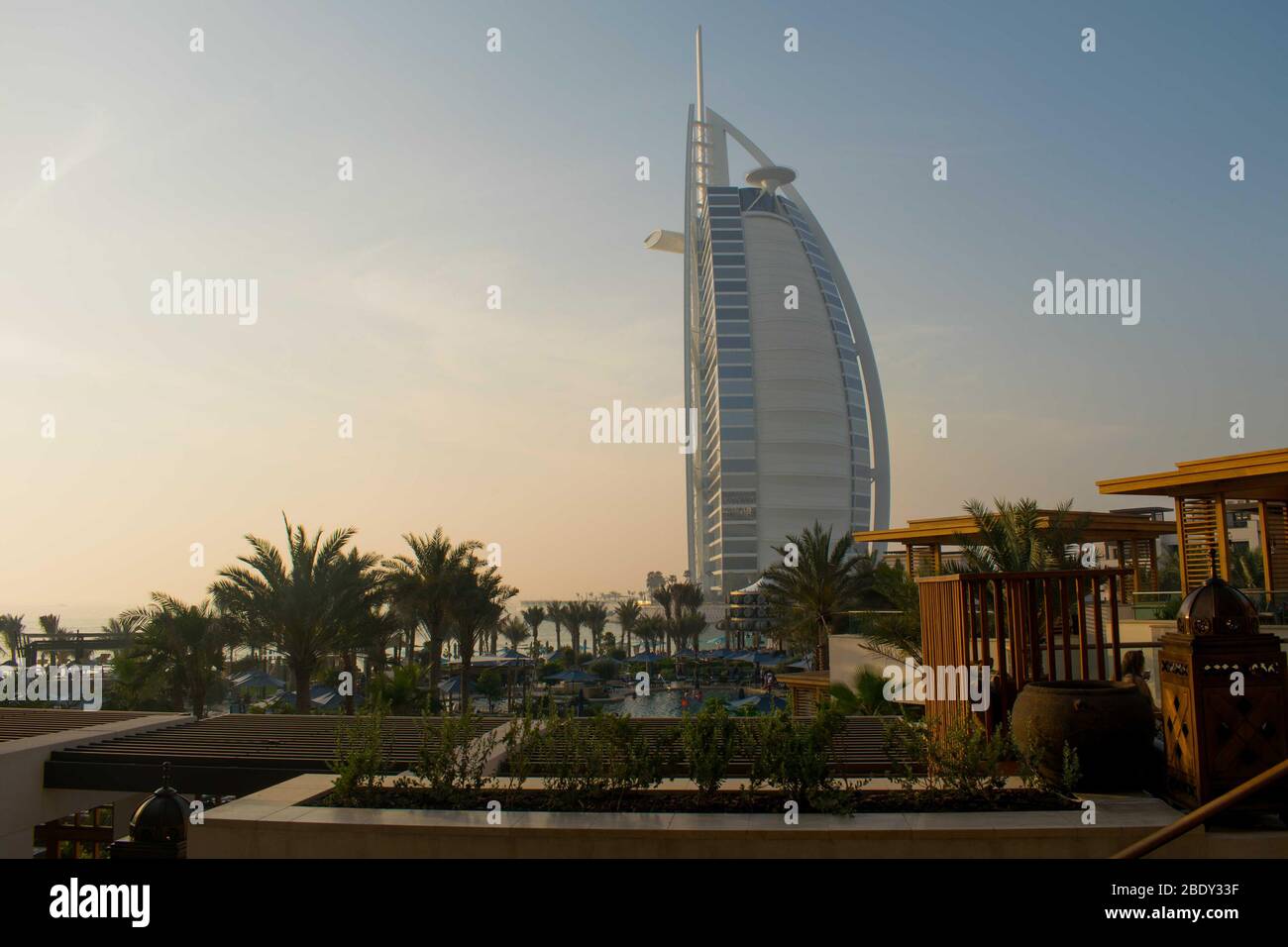 20. April 2018-Dubai Vereinigte Arabische Emirate : landschaftlich schöner Blick auf den Burj Al Arab in Dubai VAE. Stockfoto