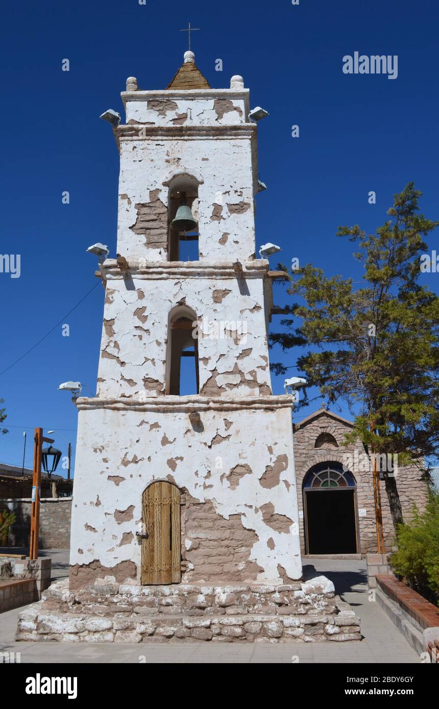 Der Glockenturm der San Lucas Kirche, Toconao. Chile Stockfoto