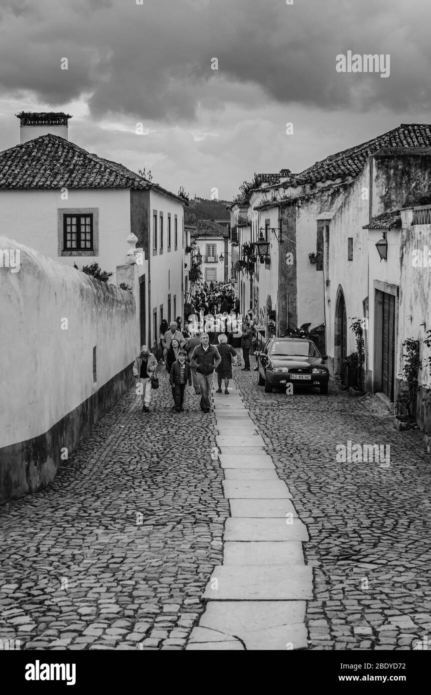 Verengt Straße der mittelalterlichen Stadt Obidos Stockfoto