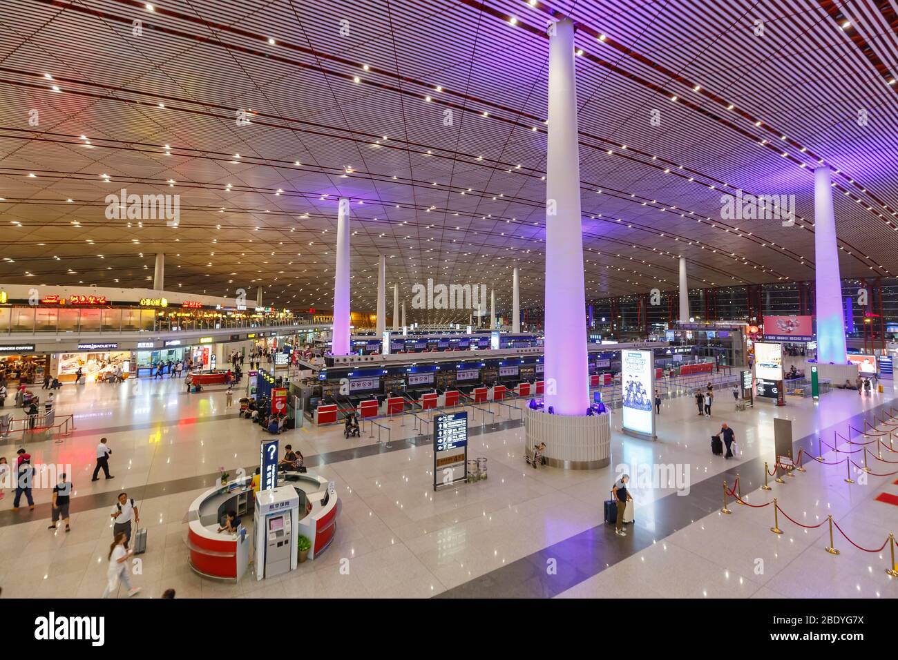 Peking, China – 1. Oktober 2019: Terminal 3 am Flughafen Beijing Capital (PEK) in China. Stockfoto