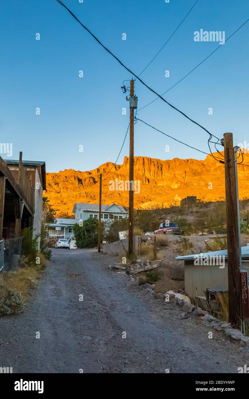 Side Road oder Gasse in Oatman entlang der historischen Route 66 in Arizona, USA Stockfoto