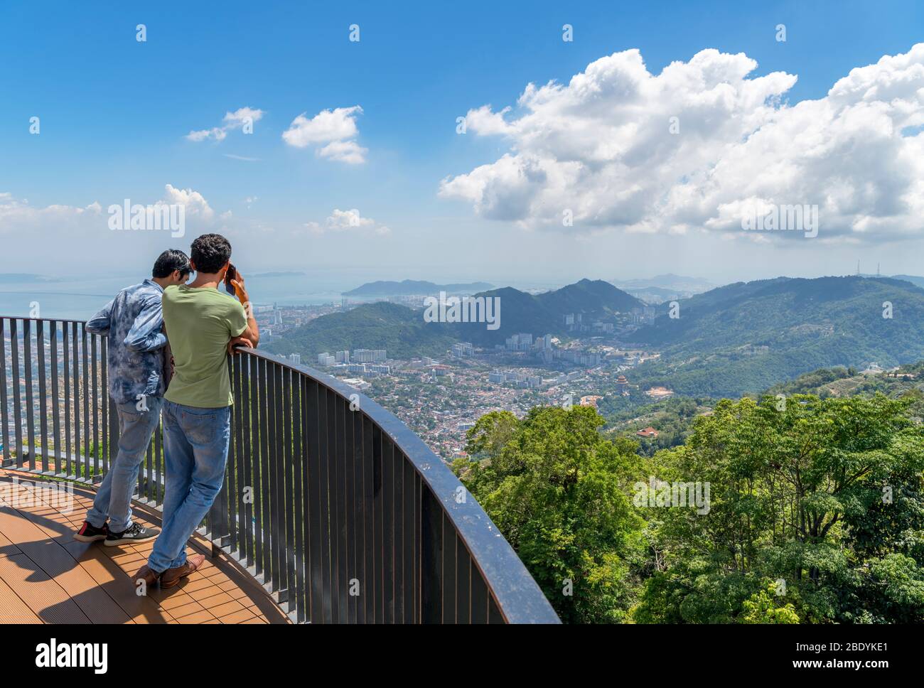 Blick über George Town vom Skywalk auf Penang Hill, Air ITAM, Penang, Malaysia Stockfoto