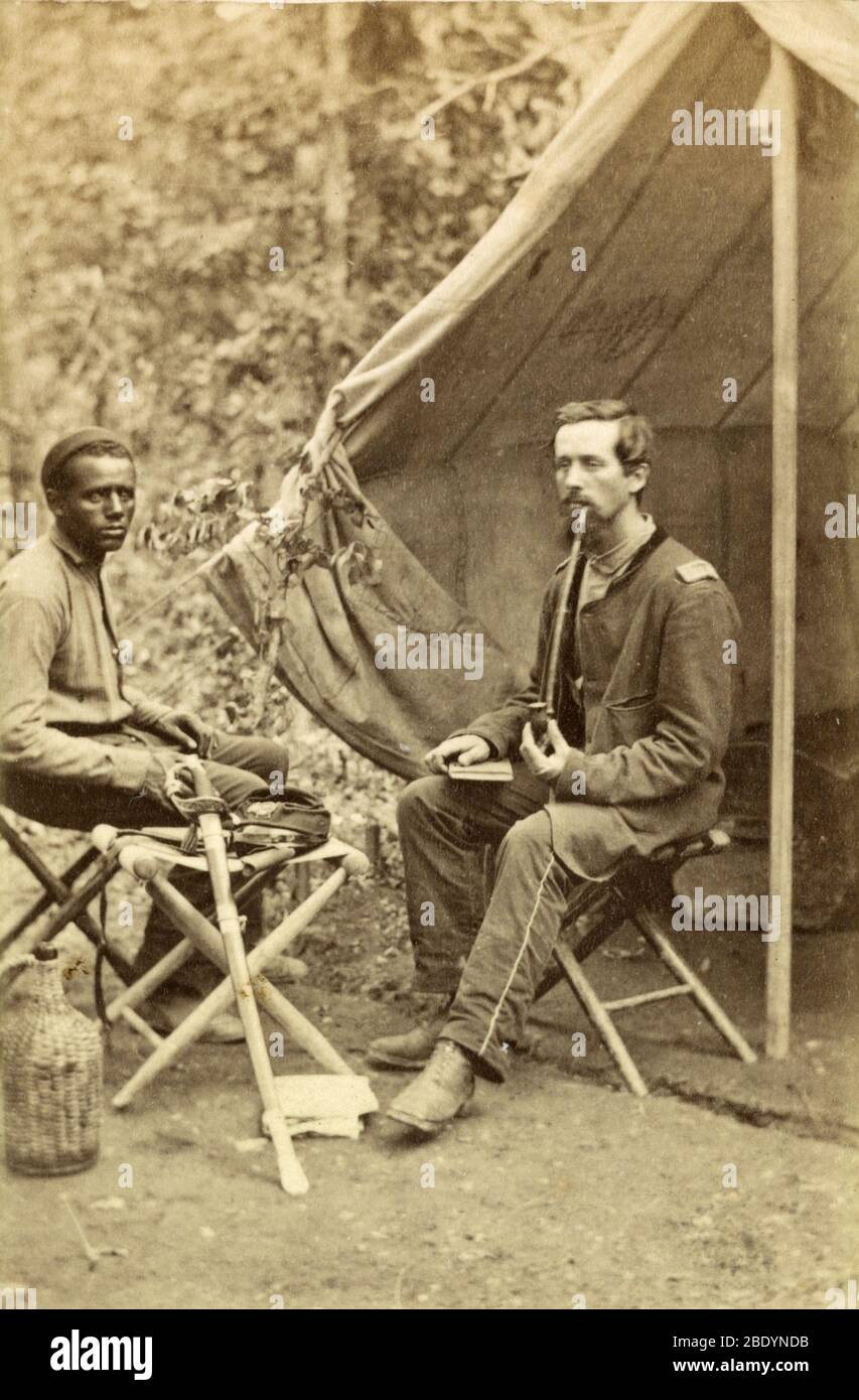 Union Solider und afroamerikanischer Diener, um 1863 Stockfoto