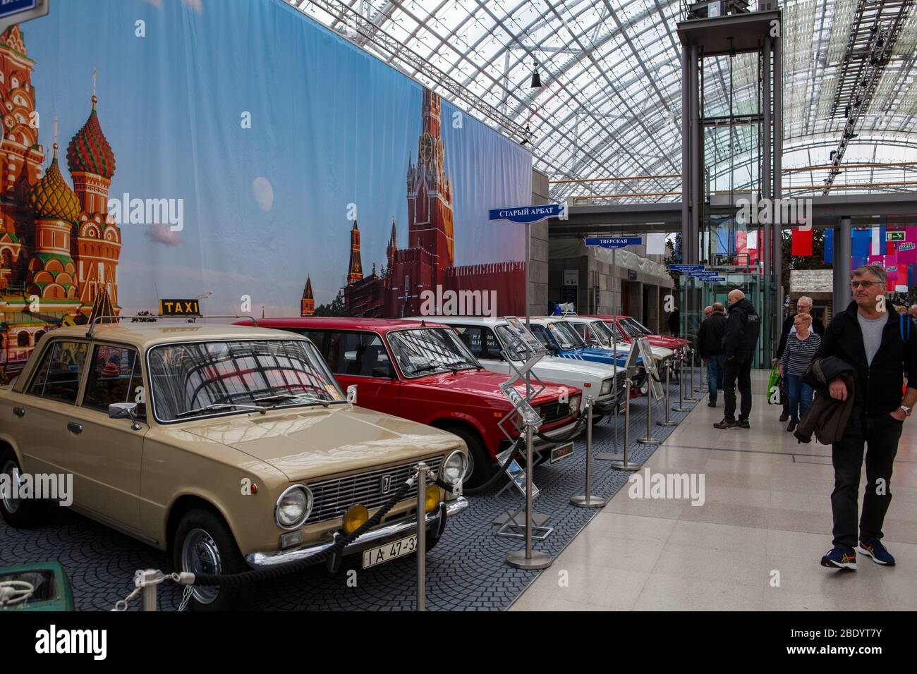 Leipzig, Deutschland-19. Februar 2020: Ausstellung Haus-Garten-Freizeit. Schiguli Autos, hergestellt in Russland und der Sowjetunion von AVTOVAZ in den Jahren 1970 - 201 Stockfoto