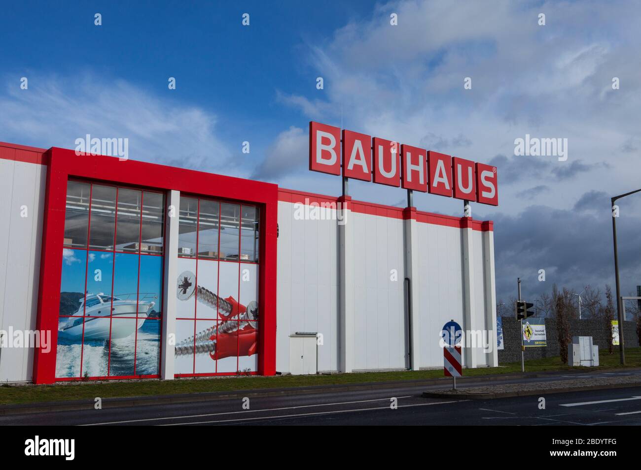 Leipzig, Deutschland-Februar 19,2020: Bauhaus ist eine europaweite Handelskette mit Hauptsitz in der Schweiz, die Produkte für Heimwerkerbedarf, Gartenbau und Wor anbietet Stockfoto