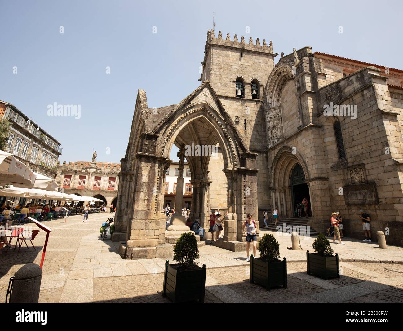 Padrao do Salado und Largo da Oliveira der gotische Schrein, Guimaraes Portugal Stockfoto