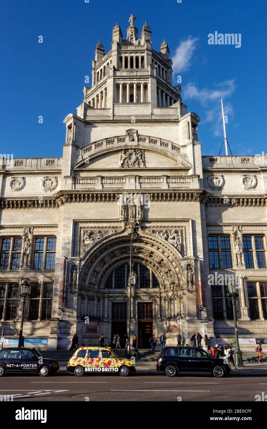 Haupteingang zum Victoria and Albert Museum, London, England Vereinigtes Königreich Großbritannien Stockfoto