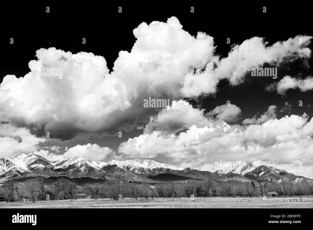 Schwarz & weiß von Schnee bedeckt Engel von Shavano; Mt. Shavano; Collegiate Peaks; Rocky Mountains; Central Colorado; USA Stockfoto