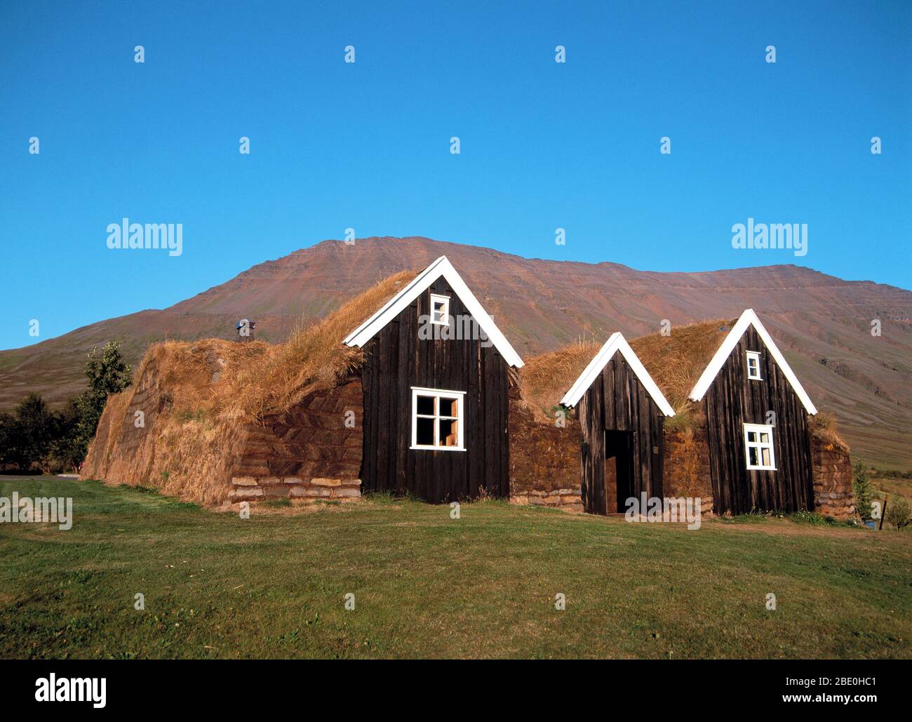 Alte Rasenhäuser in Island Stockfoto