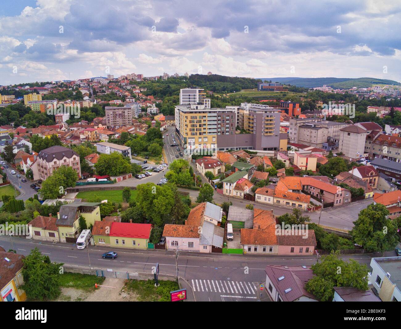 Platinia Shopping Center Luftaufnahme aus der Cluj Arena Orientierung genommen. Zentrum von Cluj vor dem UNSAGTER Festival in einem sonnigen Sommertag. Stockfoto