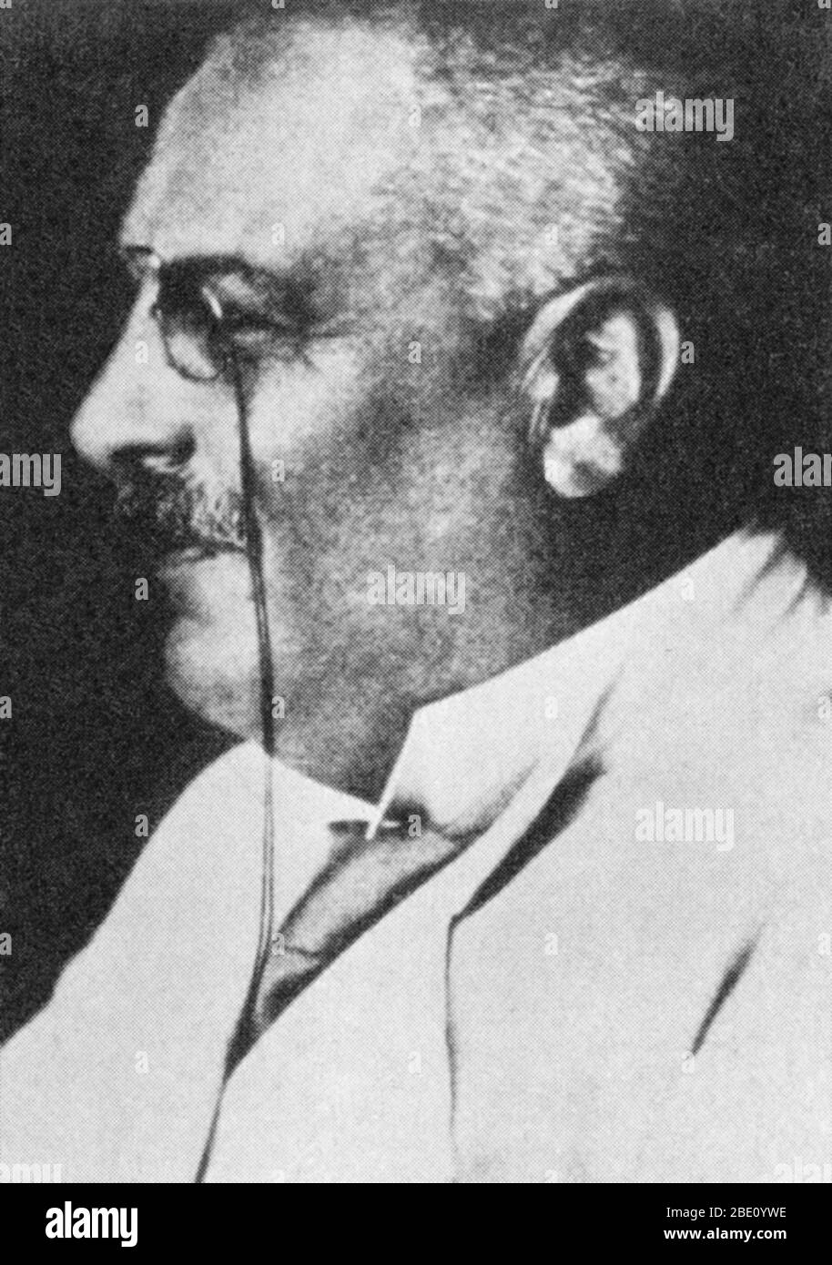 Aloysius 'Alois' Alzheimer (1864-1915) war ein deutscher Psychiater und Neuropathologe und ein Kollege von Emil Kraepelin. 1906 machte Alzheimer eine vollständige klinische und pathologische Beschreibung der präsenilen Demenz, die als Alzheimer-Krankheit bekannt wurde, ein progressiver Zustand, in dem Nervenzellen im Gehirn degenerieren. 1915 erkrankte Alzheimer auf einer Zugfahrt. Wahrscheinlich hatte er eine Streptokokken-Infektion und anschließend rheumatisches Fieber und Nierenversagen. Er starb im Alter von 51 Jahren an Herzinsuffizienz. Stockfoto