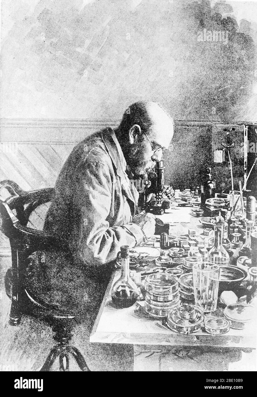Heinrich Hermann Robert Koch (11. Dezember 1843 - 27. Mai 1910) war ein deutscher Arzt und Mikrobiologe. Als Begründer der modernen Bakteriologie identifizierte er die Erreger von Tuberkulose, Cholera und Anthrax und unterstützte das Konzept der Infektionskrankheit, das auch Experimente an Menschen und Tieren beinhaltete, experimentell. Koch schuf und verbesserte Labortechnologien und -Techniken und machte Schlüsselentdeckungen in der öffentlichen Gesundheit. Für seine Forschung zur Tuberkulose erhielt Koch 1905 den Nobelpreis für Physiologie oder Medizin. 1910 erlitt Koch einen Herzinfarkt und machte nie einen Stockfoto