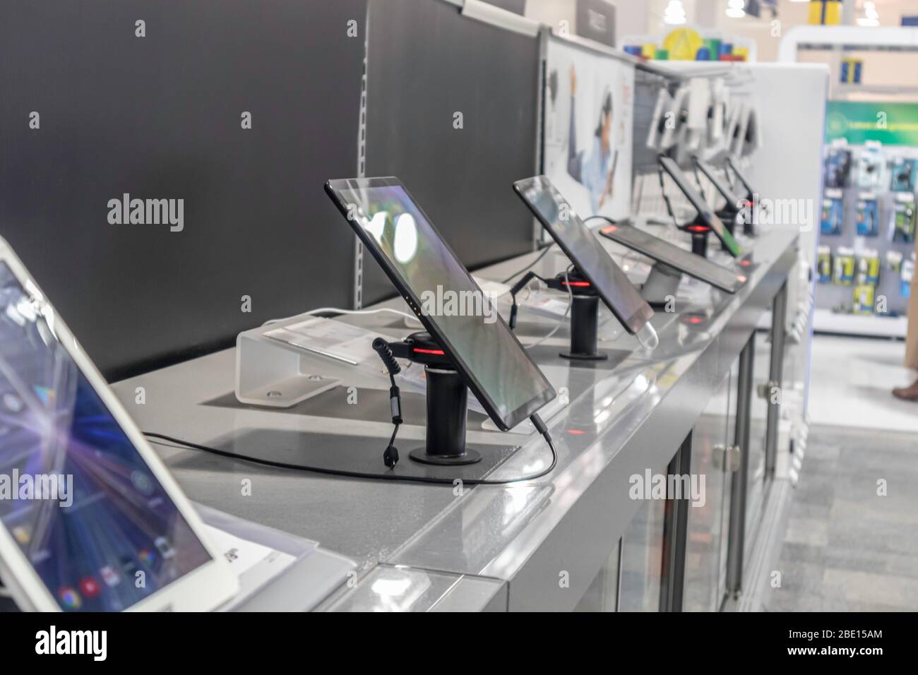 Dezember 22 2019 - Calgary , Alberta Kanada - Tablets auf Dsiplay im Elektronikgeschäft Best Buy Stockfoto