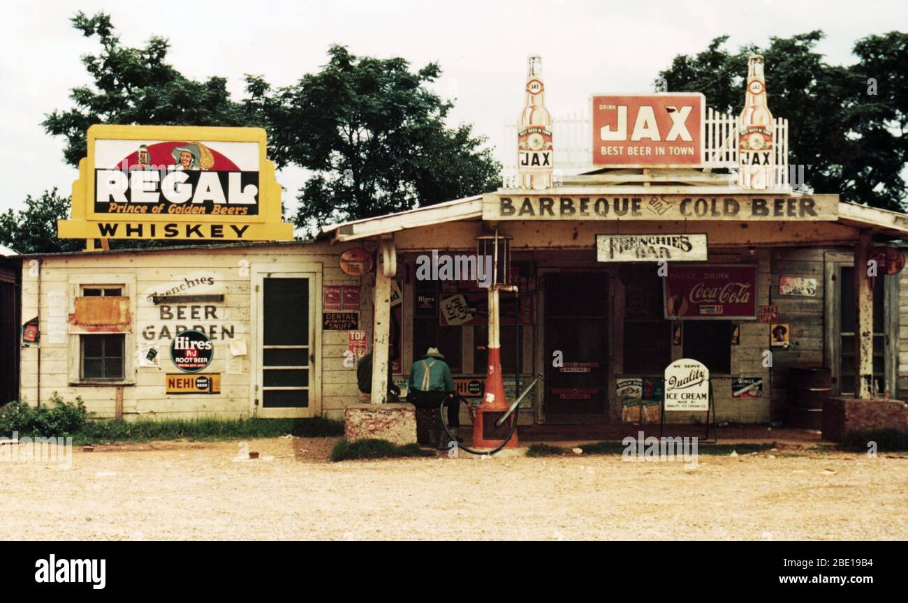 1940 bar und Tankstelle in armen ländlichen Süden der USA (Anfang Convenience Store) Stockfoto