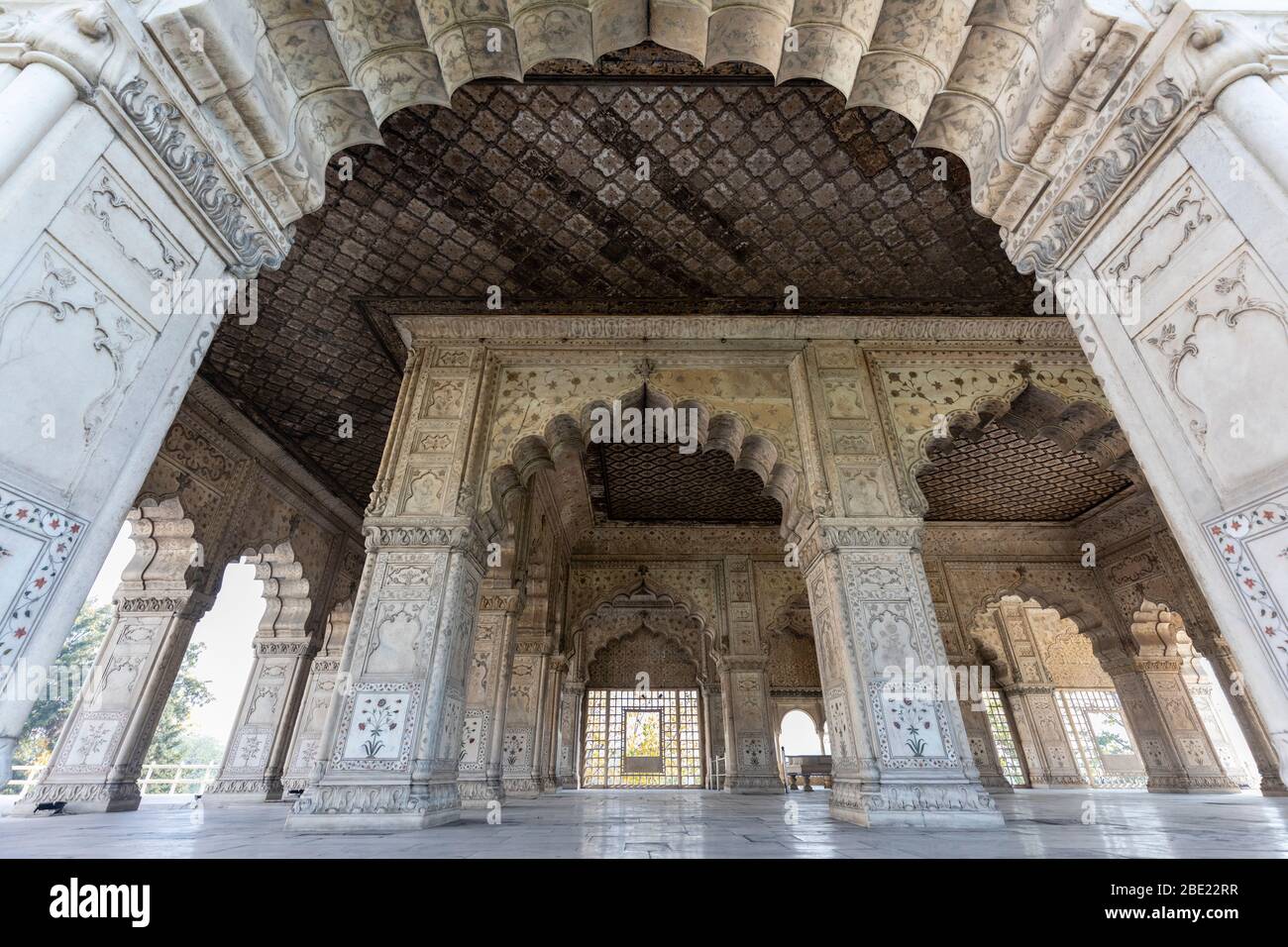 Blick auf Mughal Ära Gebäude im berühmten Red Fort in Neu-Delhi, Indien Stockfoto