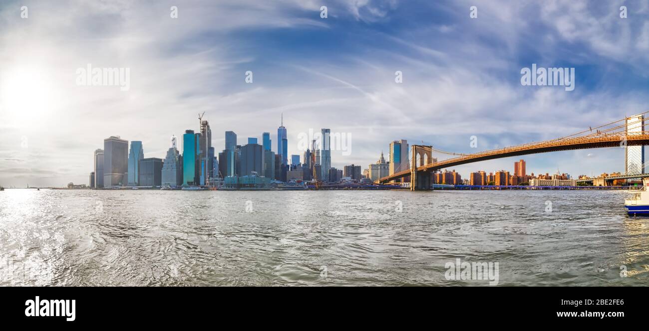 Blick auf New York Manhattan bei Sonnenuntergang Stockfoto