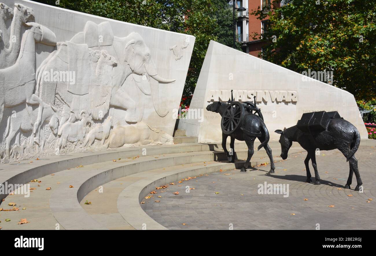 London, Großbritannien - 29. August 2019: Das Tierdenkmal im Krieg in der Park Lane, London Stockfoto